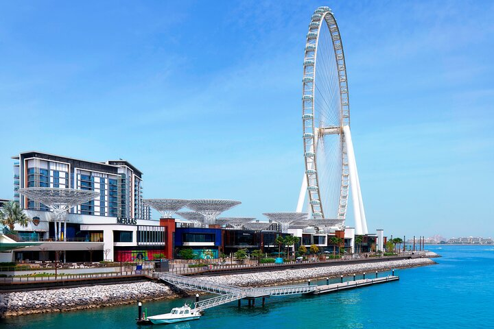 Exploring Global Flavours Found Along the Iconic Waterfront